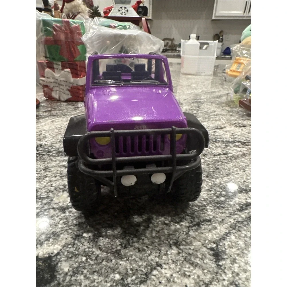 Jada Toys Girlmazing 1/16 Scale Purple R/C‎ Jeep No Remote